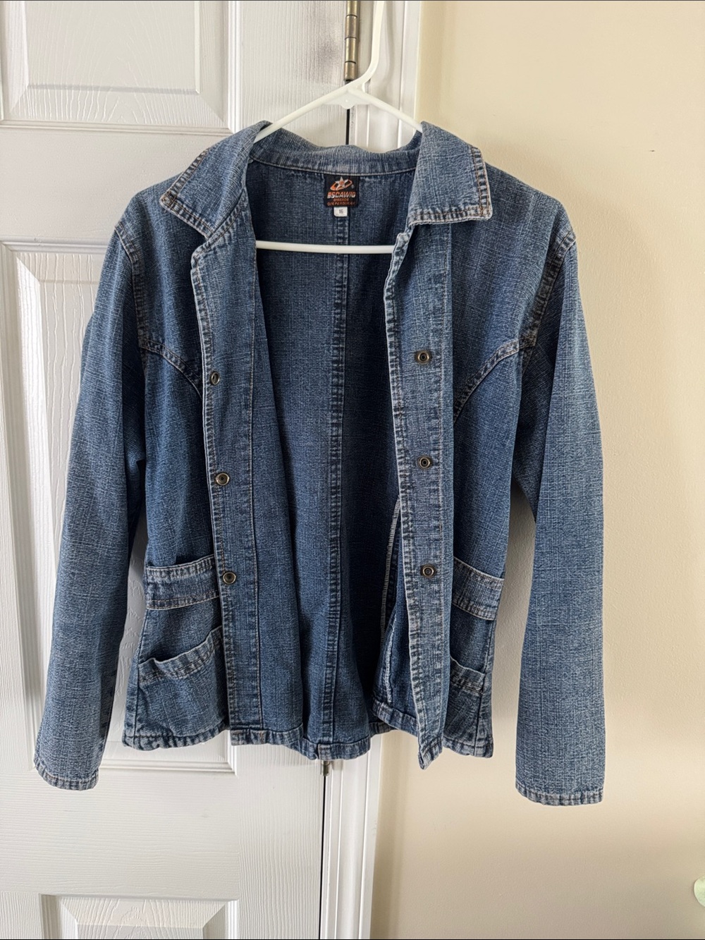 Women's Blue Denim Jacket with Button-Front and Patch Pockets